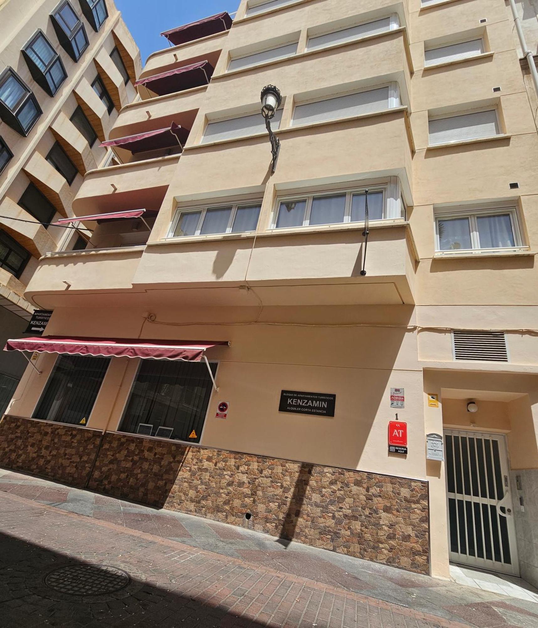 אליקאנטה Apartamentos Turisticos Kenzamin מראה חיצוני תמונה