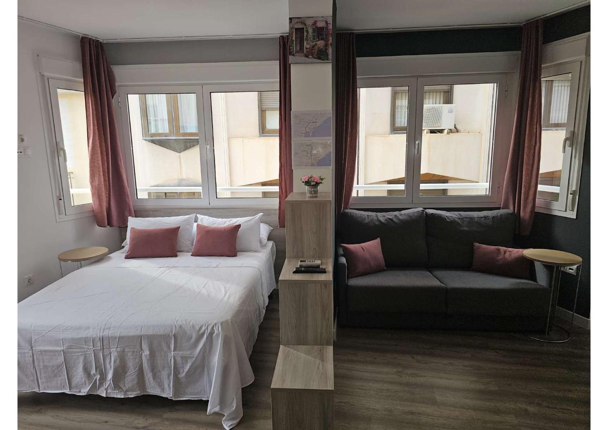 אליקאנטה Apartamentos Turisticos Kenzamin מראה חיצוני תמונה