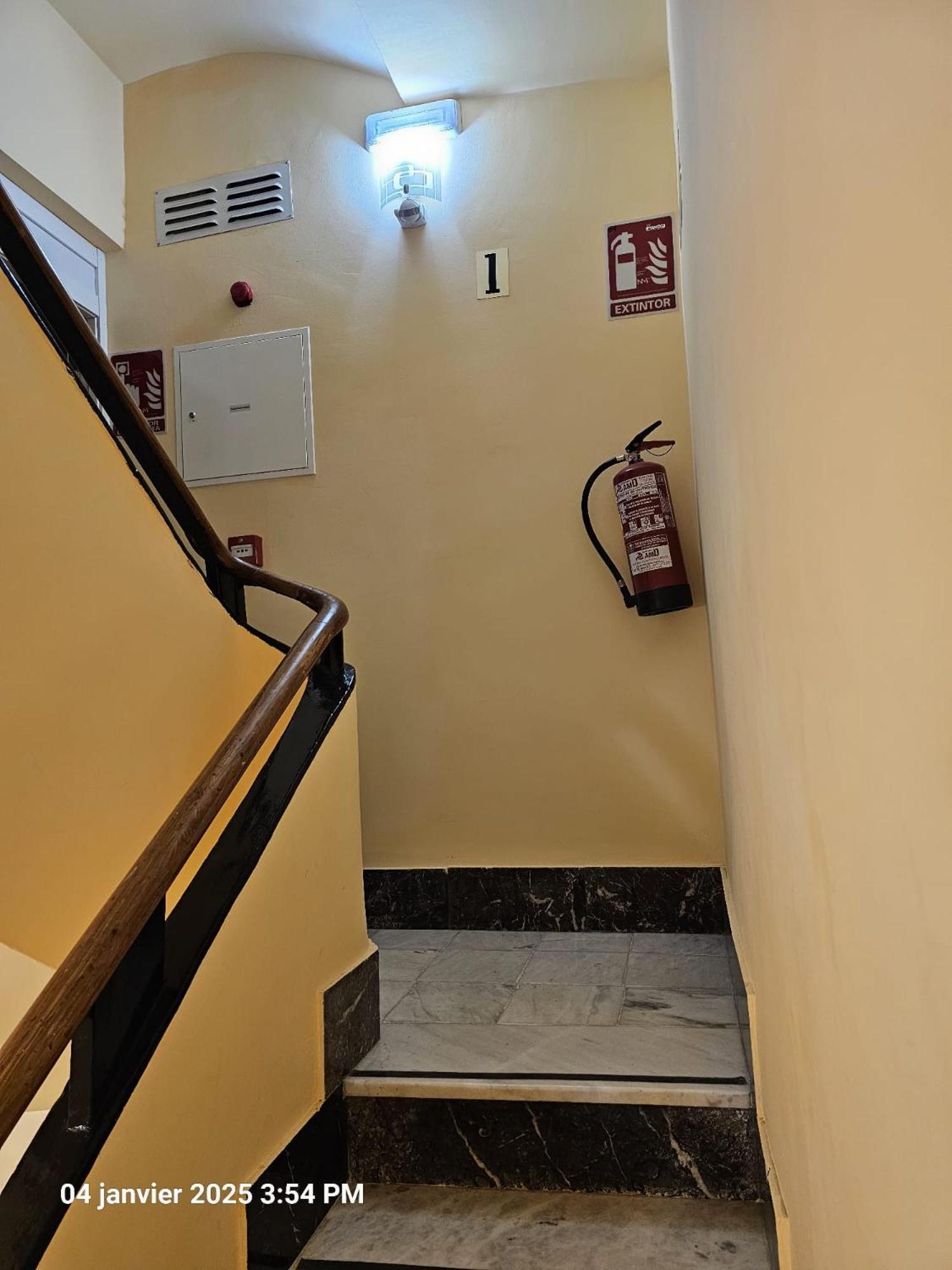 אליקאנטה Apartamentos Turisticos Kenzamin מראה חיצוני תמונה